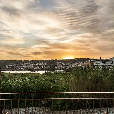 Elvie House خانيا