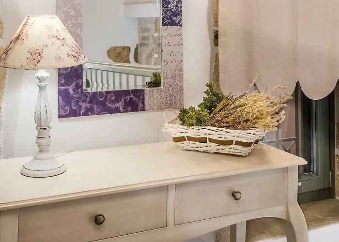 Elvie House خانيا