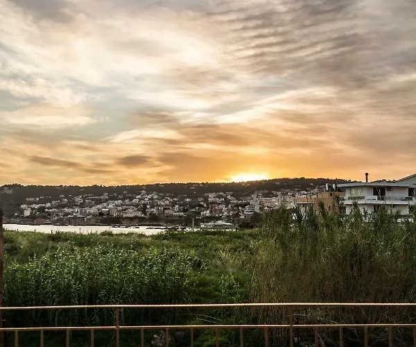 Elvie House خانيا